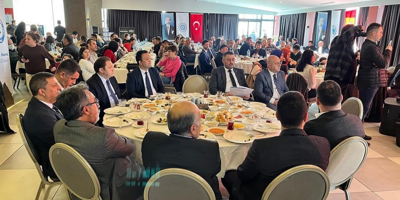 Erhan Bayram'dan "Milli Müfredat" Değişikliğine Destek!