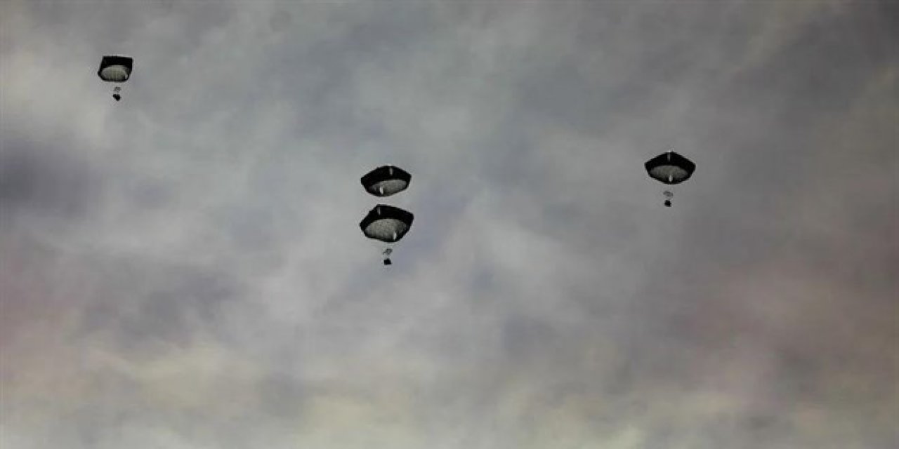 Gazze'de paraşüt faciası: Yardıma ulaşmak isterken can verdiler