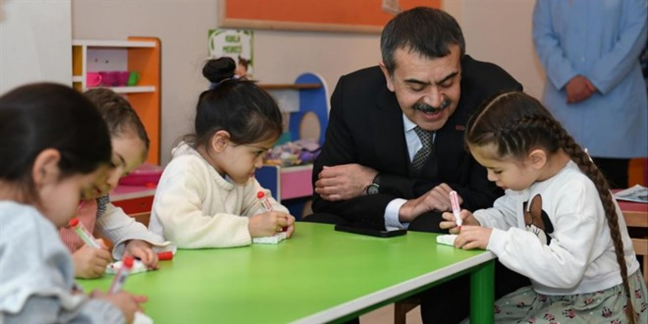 Milli Eğitim Bakanı Tekin'den 'dijital bağımlılıkla mücadele' mesajı