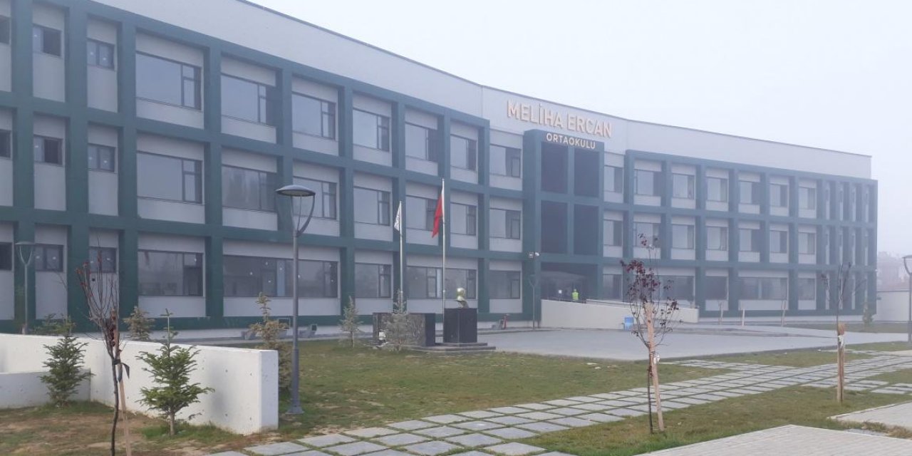 Öğretmene okul bahçesinde silah çekildi, darp edildi!