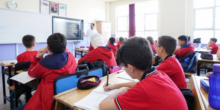 MEB'den Yeni Karar: Rehber Öğretmenlere Emniyet ve Adli Mercilere Doğrudan İhbar Yetkisi