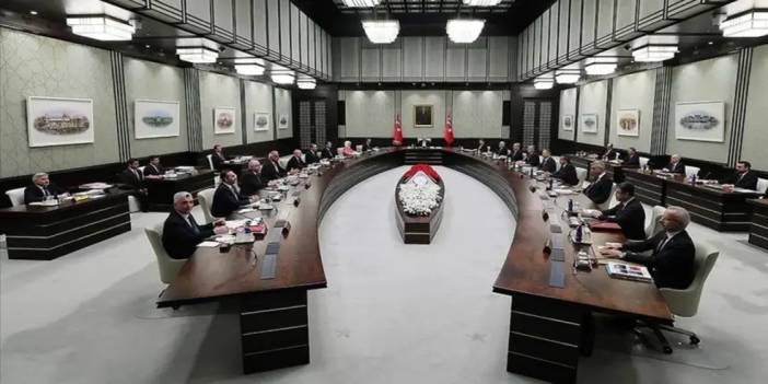 Sinan Burhan'dan Kabinede Değişiklik İddiası: “3 ila 5 Bakanın Görev Değişimi Olabilir”
