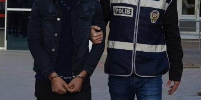 Valilik duyurdu: Türk bayrağı ve Atatürk'e hakaret iddiasıyla öğretmen gözaltında