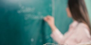 MEB Adaylık Öğretmenlik Sınavı (AKS) kaldırıldı mı? Uzman öğretmenlik nasıl olacak?