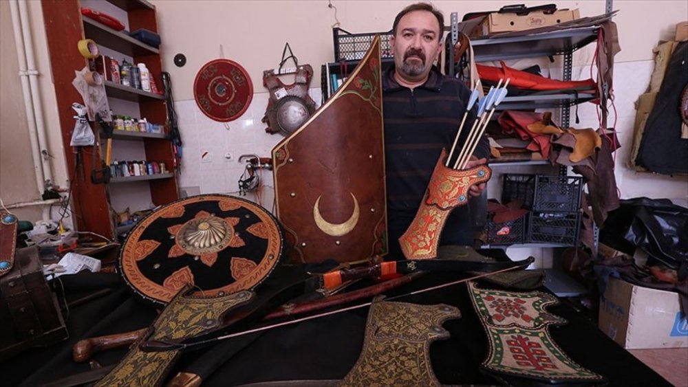 Hobisiyle dünyaya açıldı