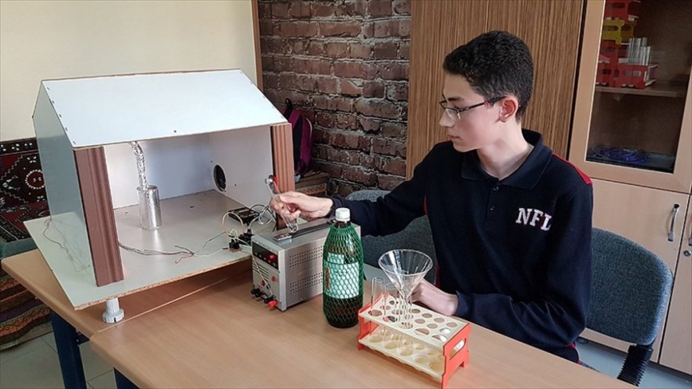 Lise öğrencisi zehirli gazı temizleyen cihaz geliştirdi