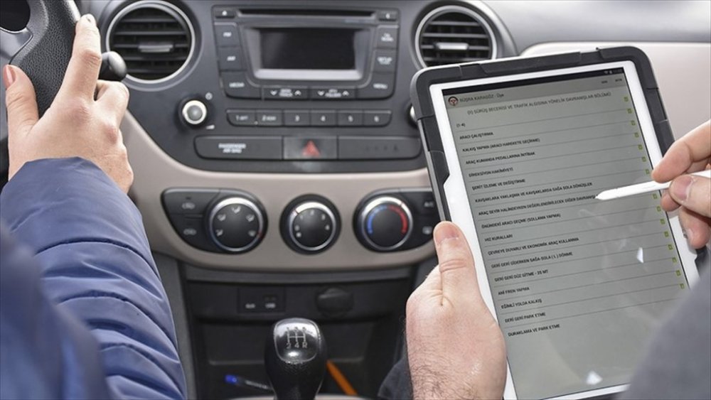 Ehliyet uygulama sınavlarında 'tablet' dönemi başladı