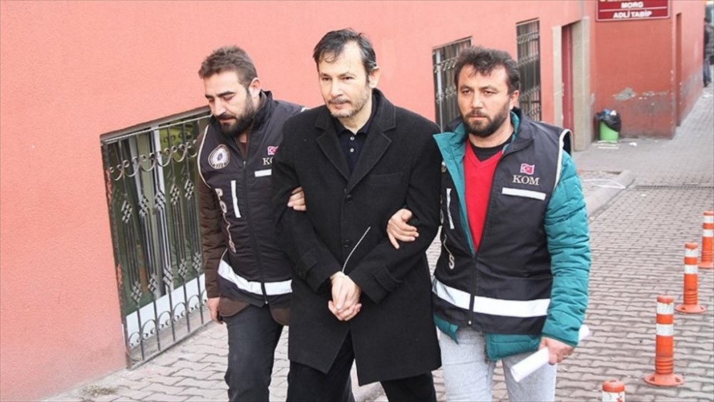 Firari FETÖ zanlısı eski dekan Murat Şen yakalandı